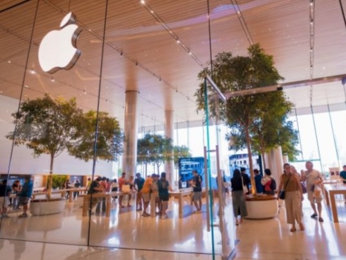 Apple sees a last-minute sales surge